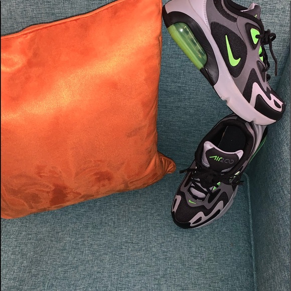 Air Max 200 Dark Grey (GS) - Picture 3 of 10